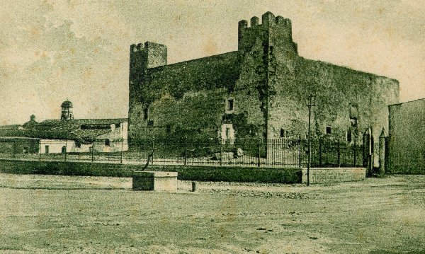 Il Castello di Sanluri nei primi del '900 - CLICCA PER INIZIARE
